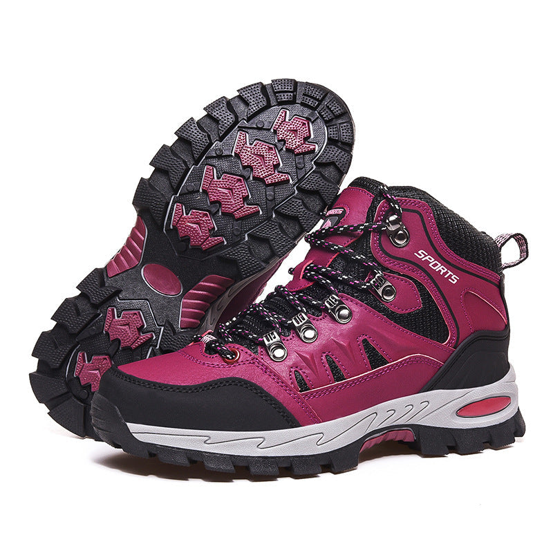 High, lightweight and non-slip hiking boots