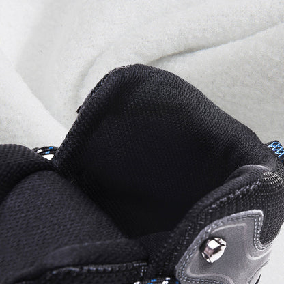 High, lightweight and non-slip hiking boots