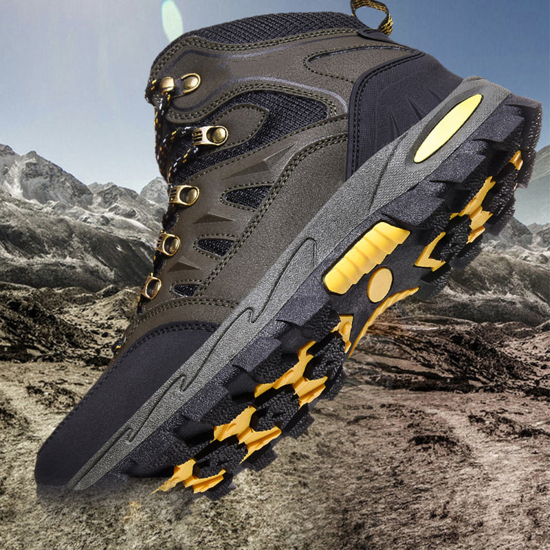 High, lightweight and non-slip hiking boots